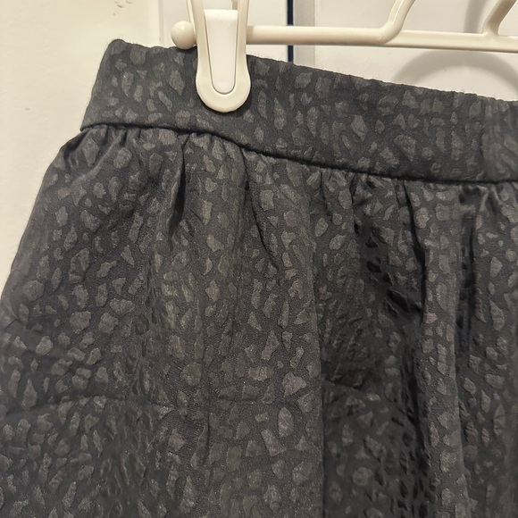 Zara Black Jacquard High Waisted Mini Peplum Skirt Size Large - Picture 4 of 9